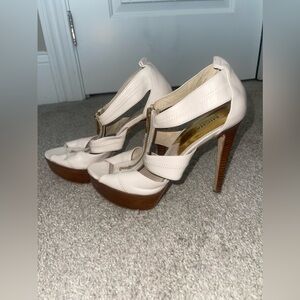 Michael Kors white heel with zipper